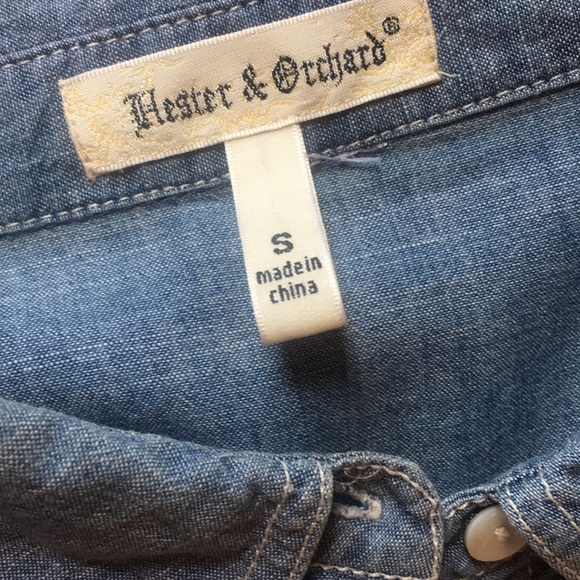 Anthro Hester & Orchard Button down denim top✨✨🌷 - Picture 7 of 8